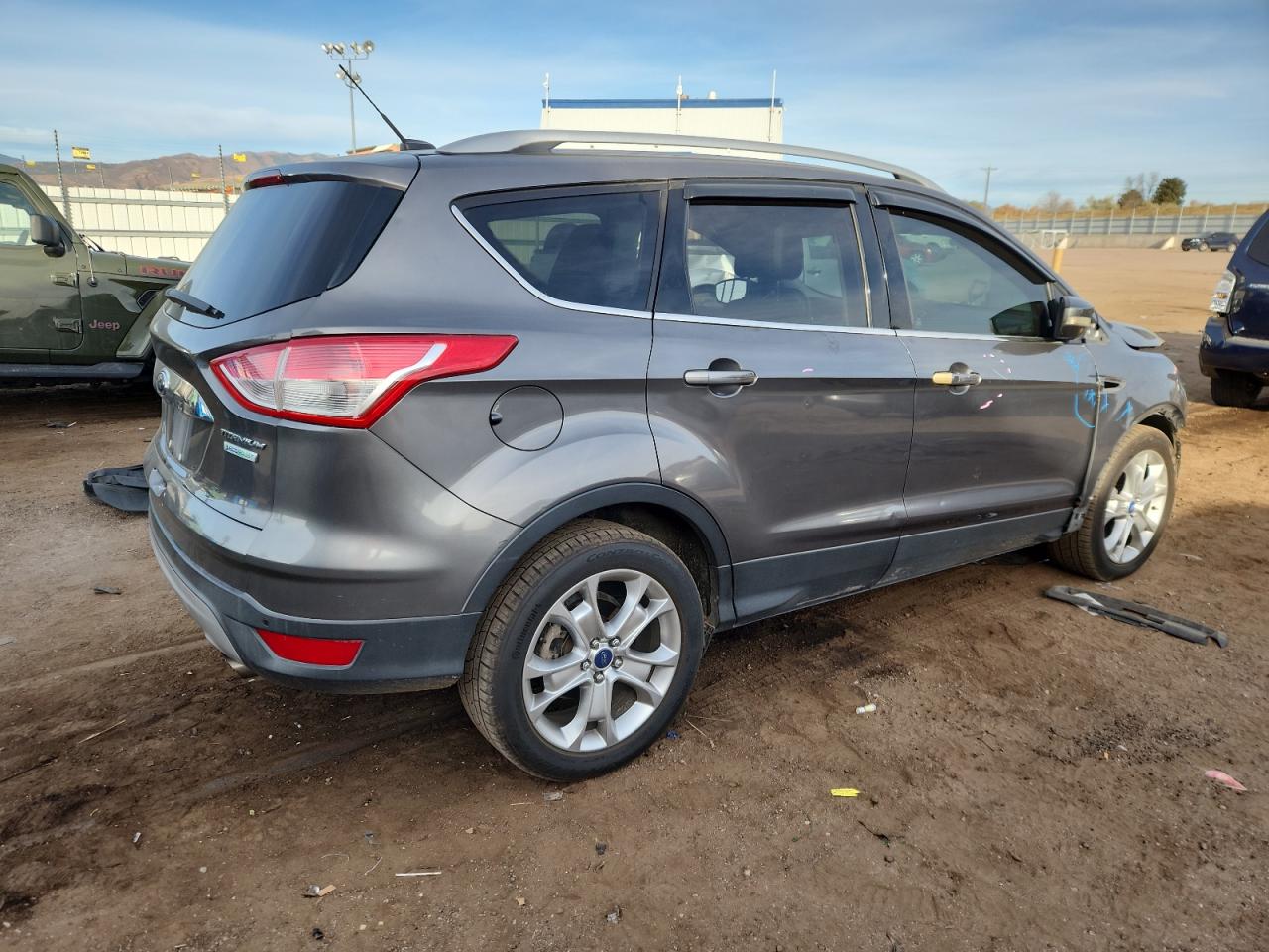 FORD ESCAPE TITANIUM
