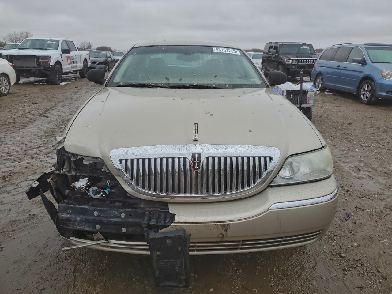 Lot #3296702738 2004 LINCOLN TOWN CAR E