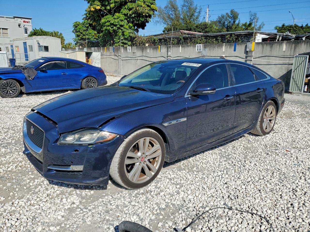 JAGUAR XJ
