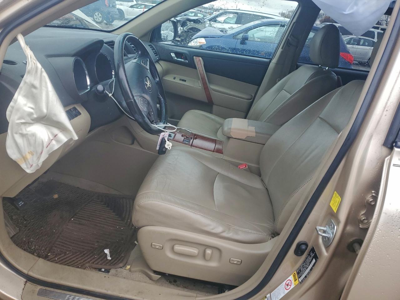 TOYOTA HIGHLANDER LIMITED