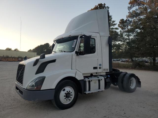 2017 VOLVO VN VNL #3292427568