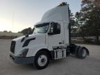 Lot #3292427568 2017 VOLVO VN VNL