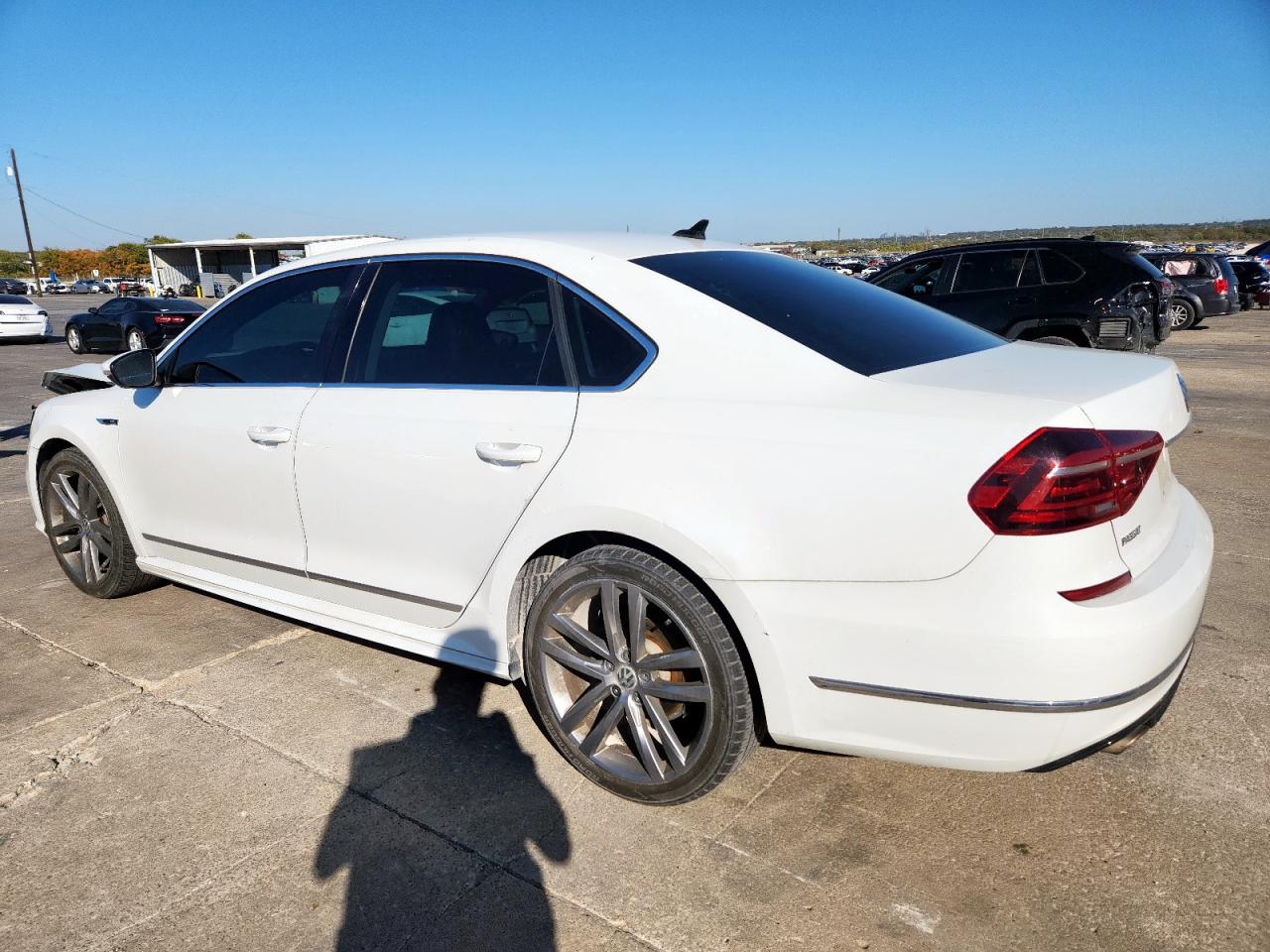 VOLKSWAGEN PASSAT R-LINE