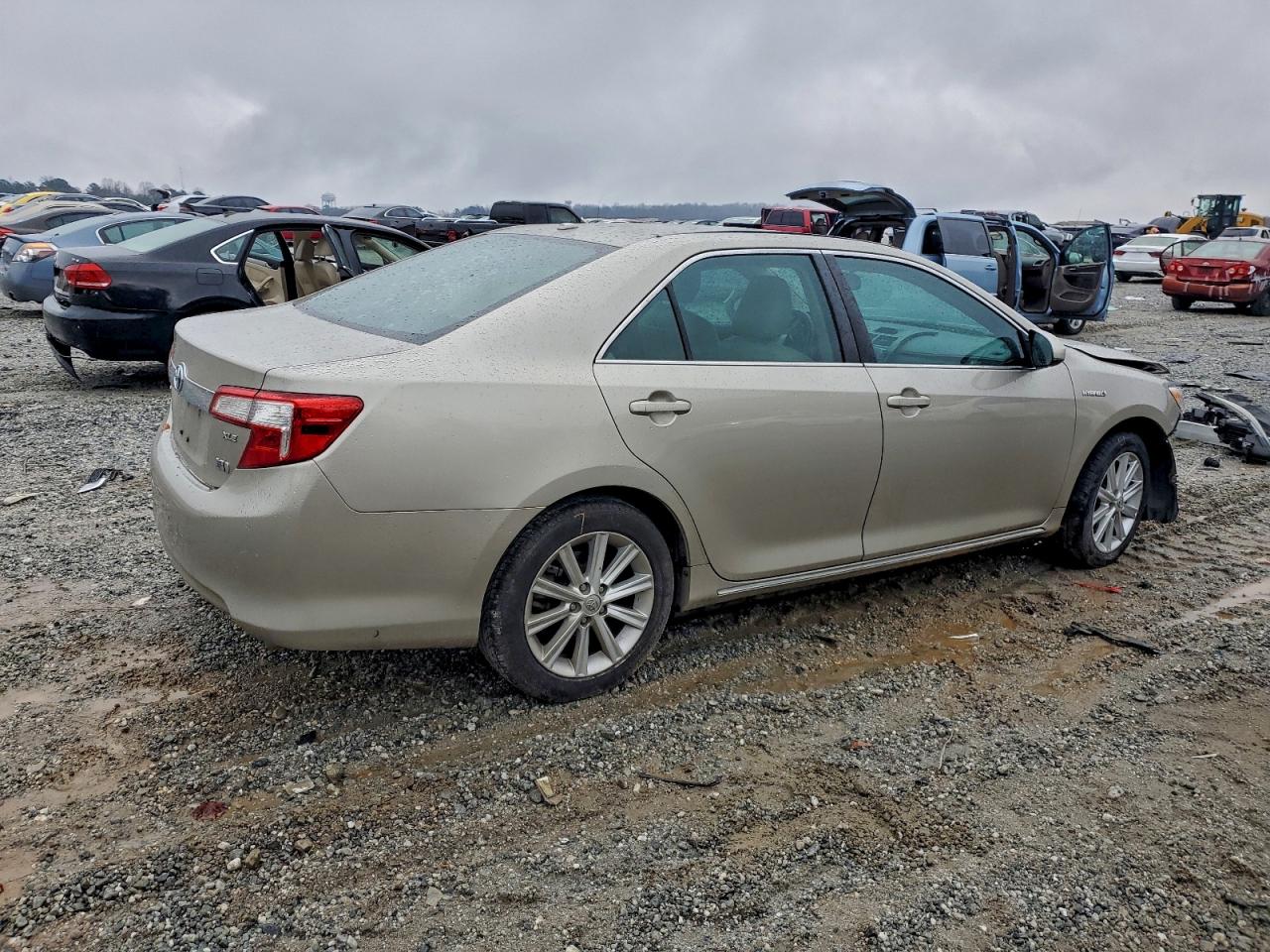 TOYOTA CAMRY HYBRID