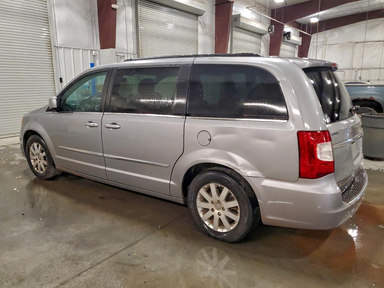 CHRYSLER TOWN & COUNTRY TOURING