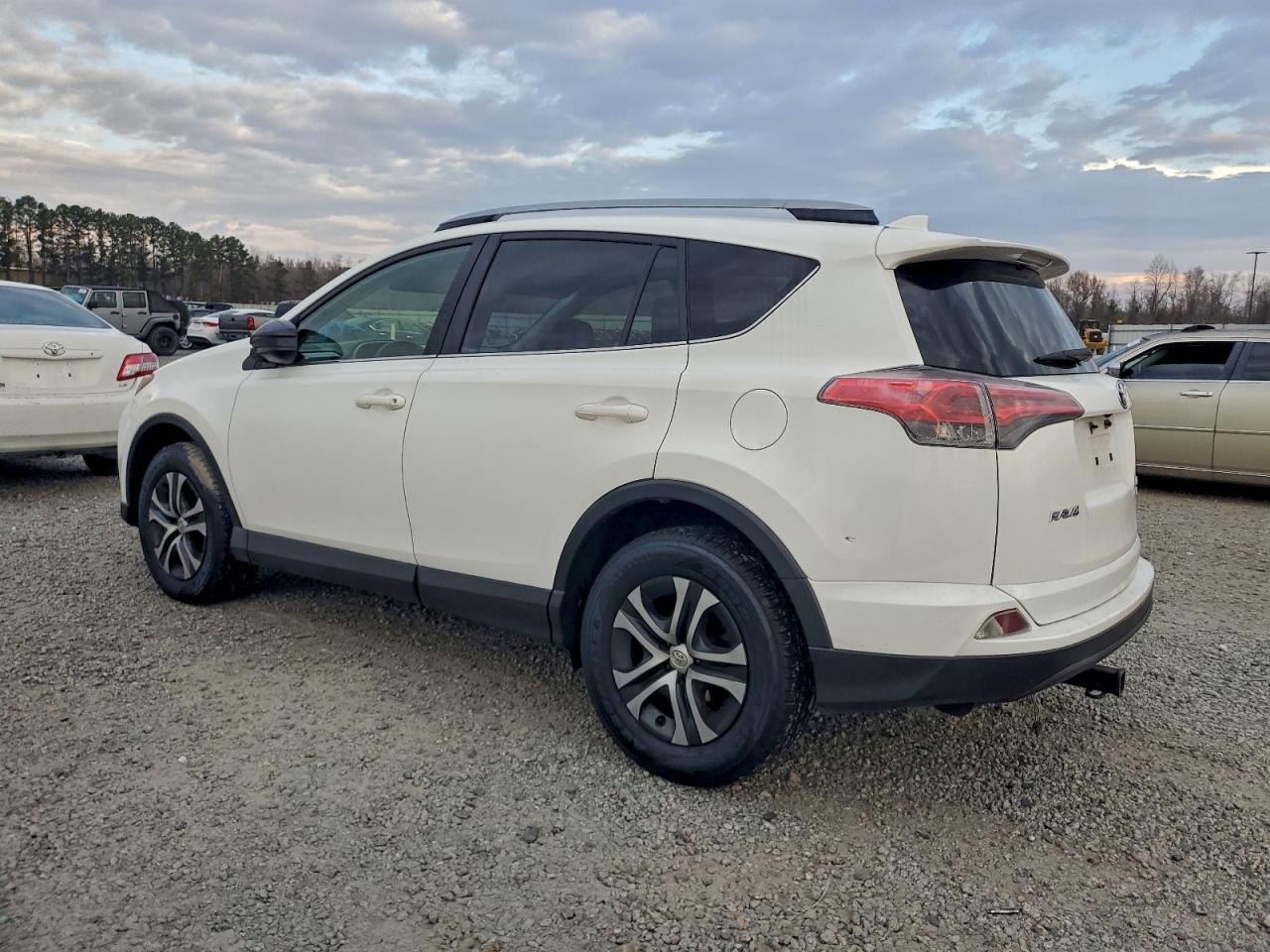 TOYOTA RAV4 LE