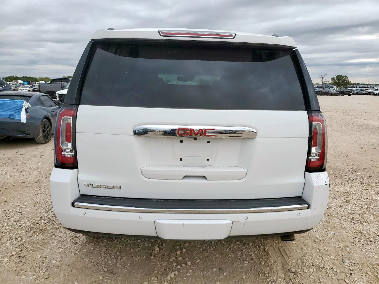 GMC YUKON DENALI