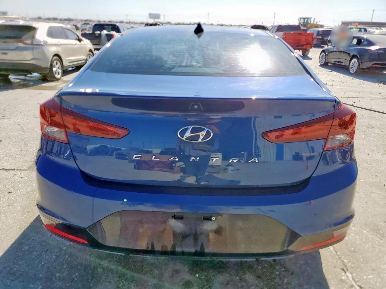 HYUNDAI ELANTRA SEL