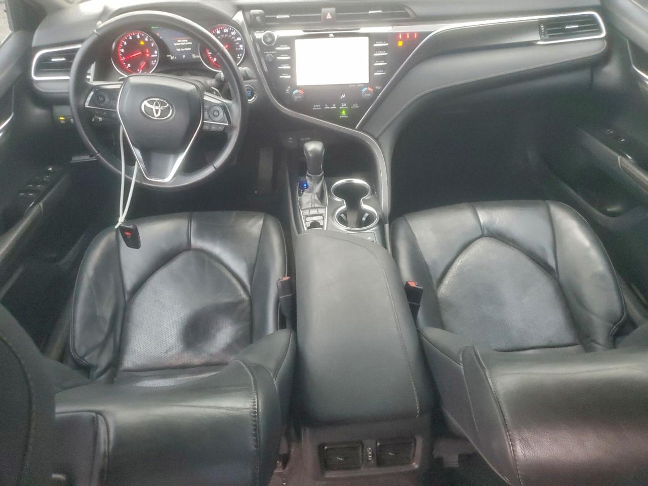 TOYOTA CAMRY XSE