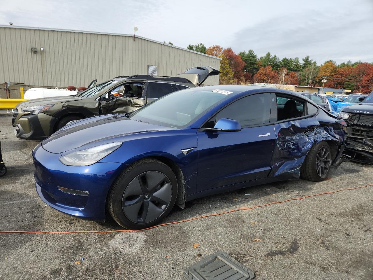 TESLA MODEL 3