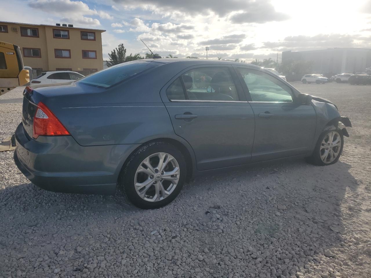 FORD FUSION SE