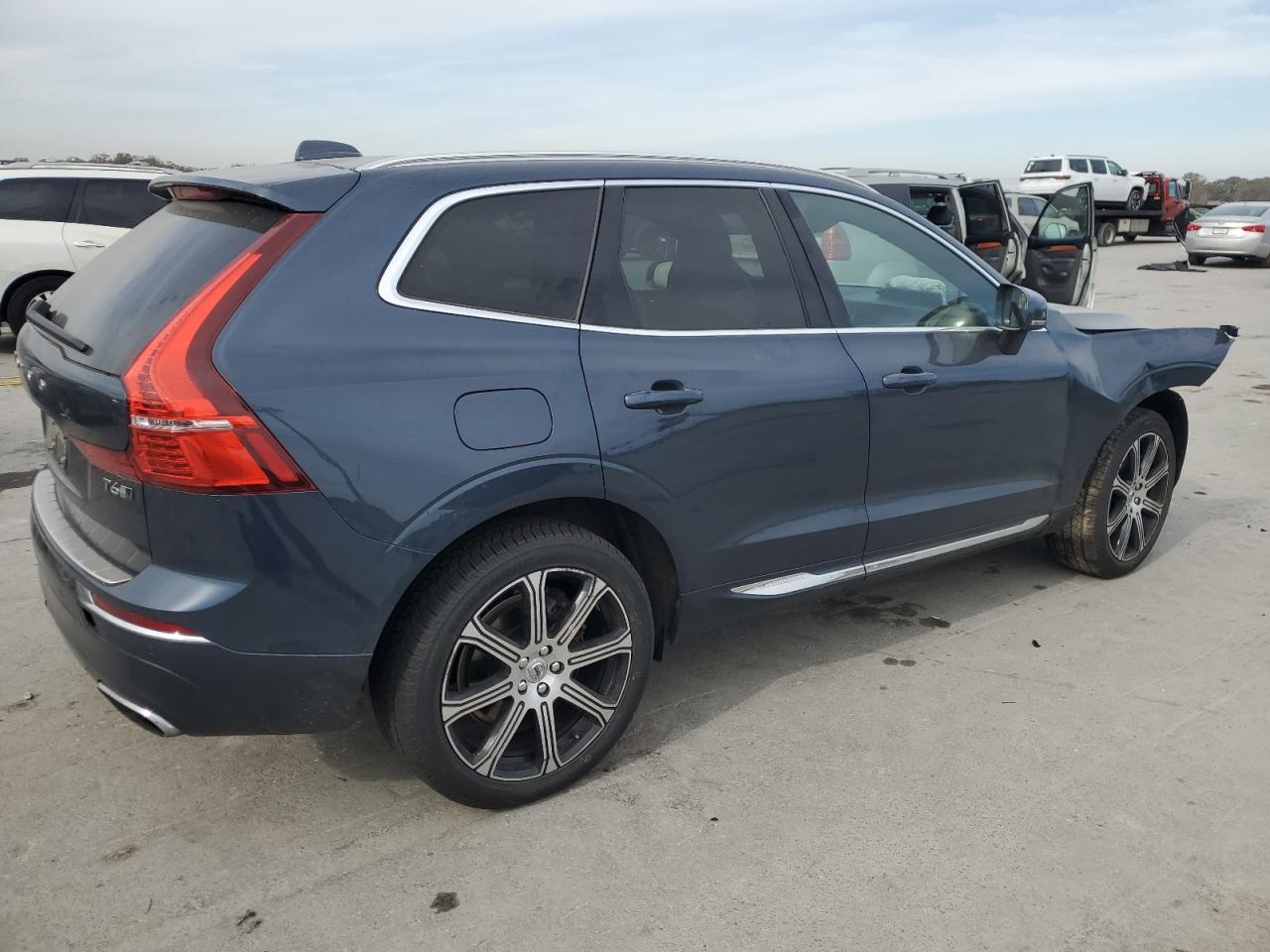 Lot #3311655229 2020 VOLVO XC60 T6 IN