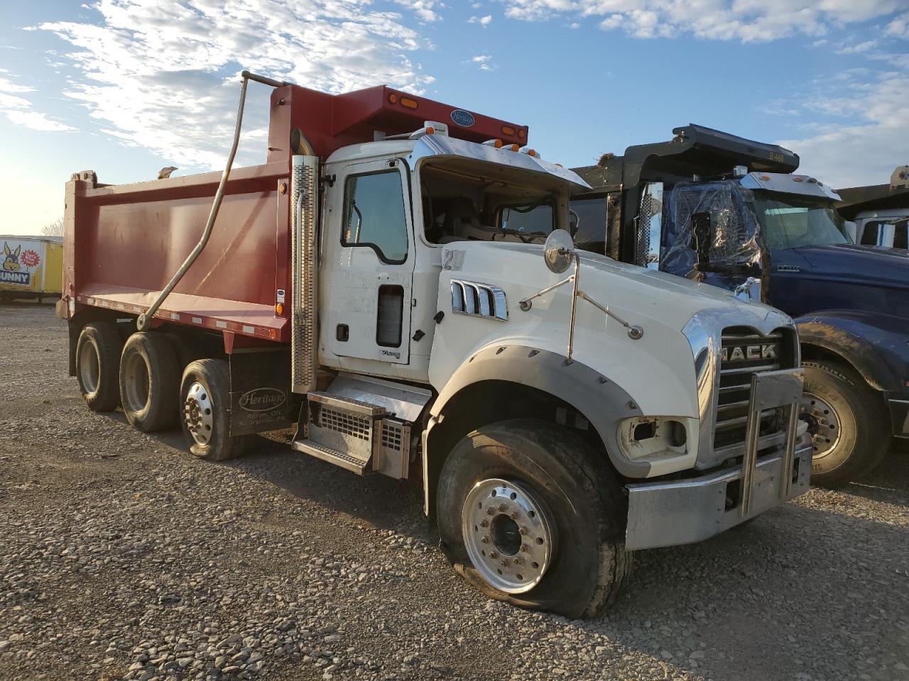 Lot #3285660637 2019 MACK GRANITE