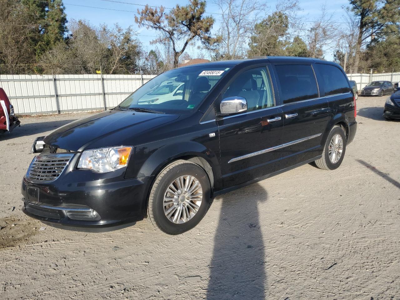 CHRYSLER TOWN & COUNTRY TOURING L