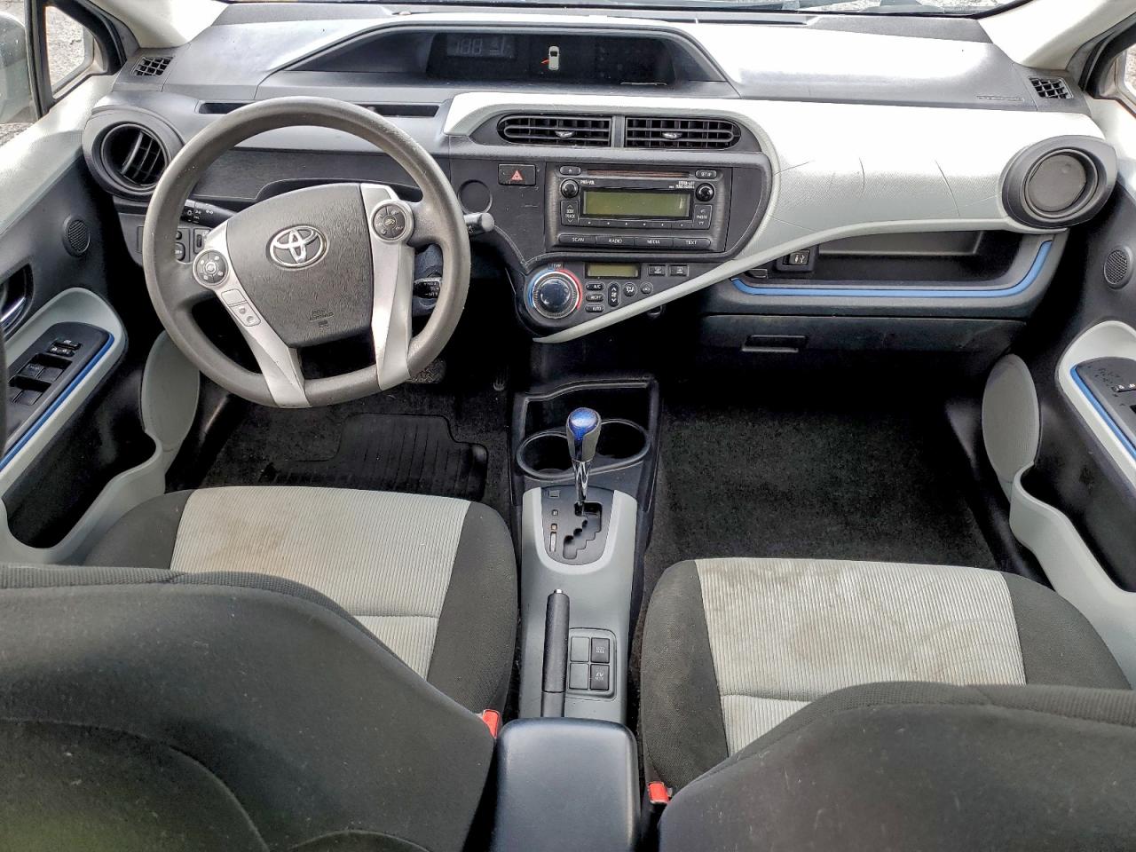 TOYOTA PRIUS C