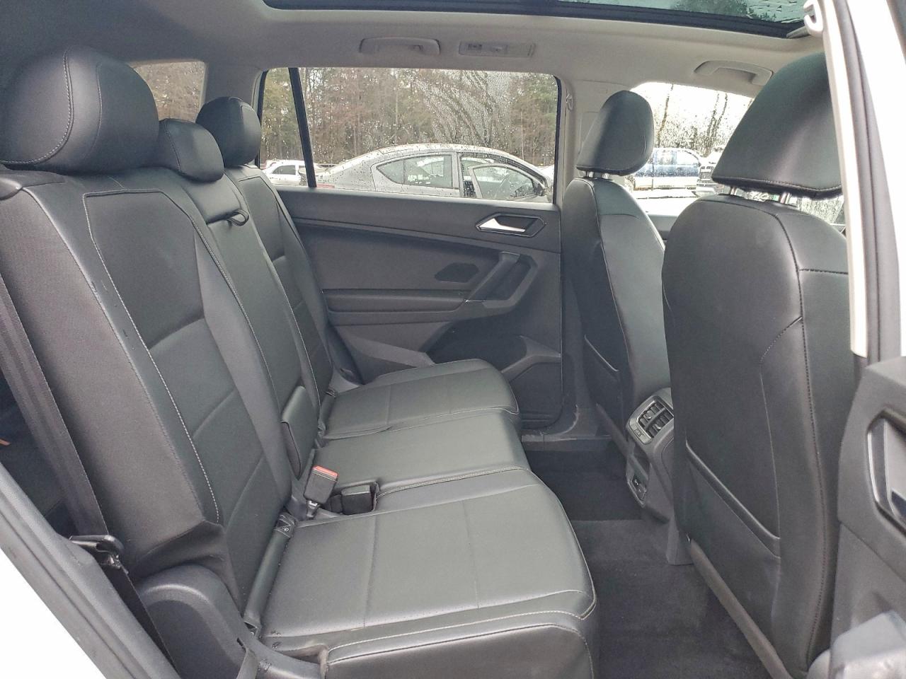 VOLKSWAGEN TIGUAN SE