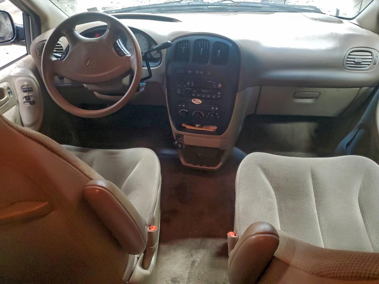 Lot #3315846191 2001 DODGE CARAVAN SE