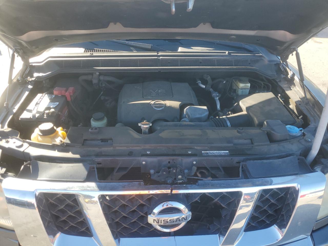 NISSAN TITAN S