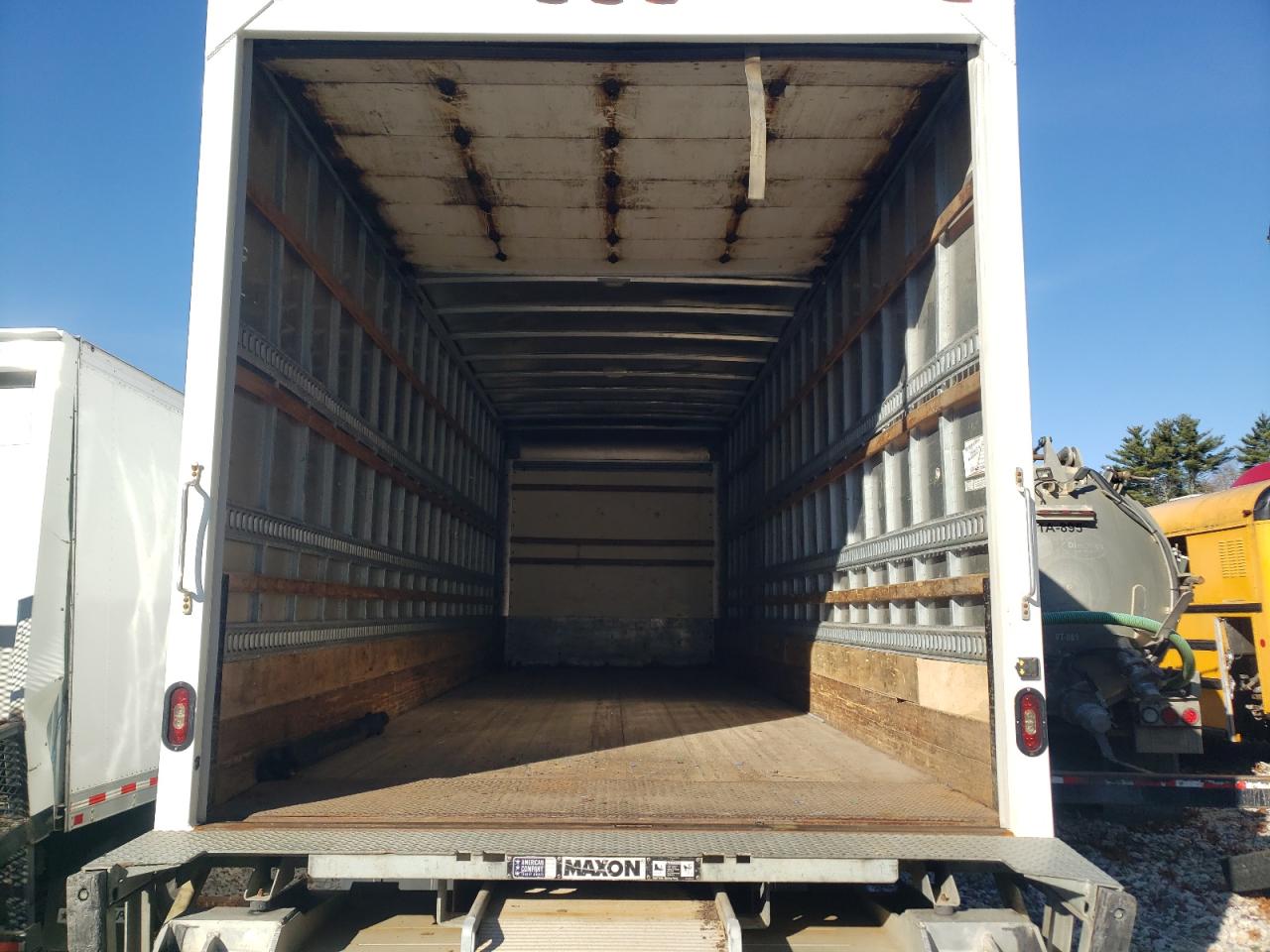 Lot #3309432993 2019 FREIGHTLINER M2