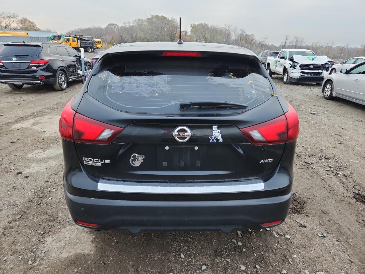 NISSAN ROGUE SPORT S