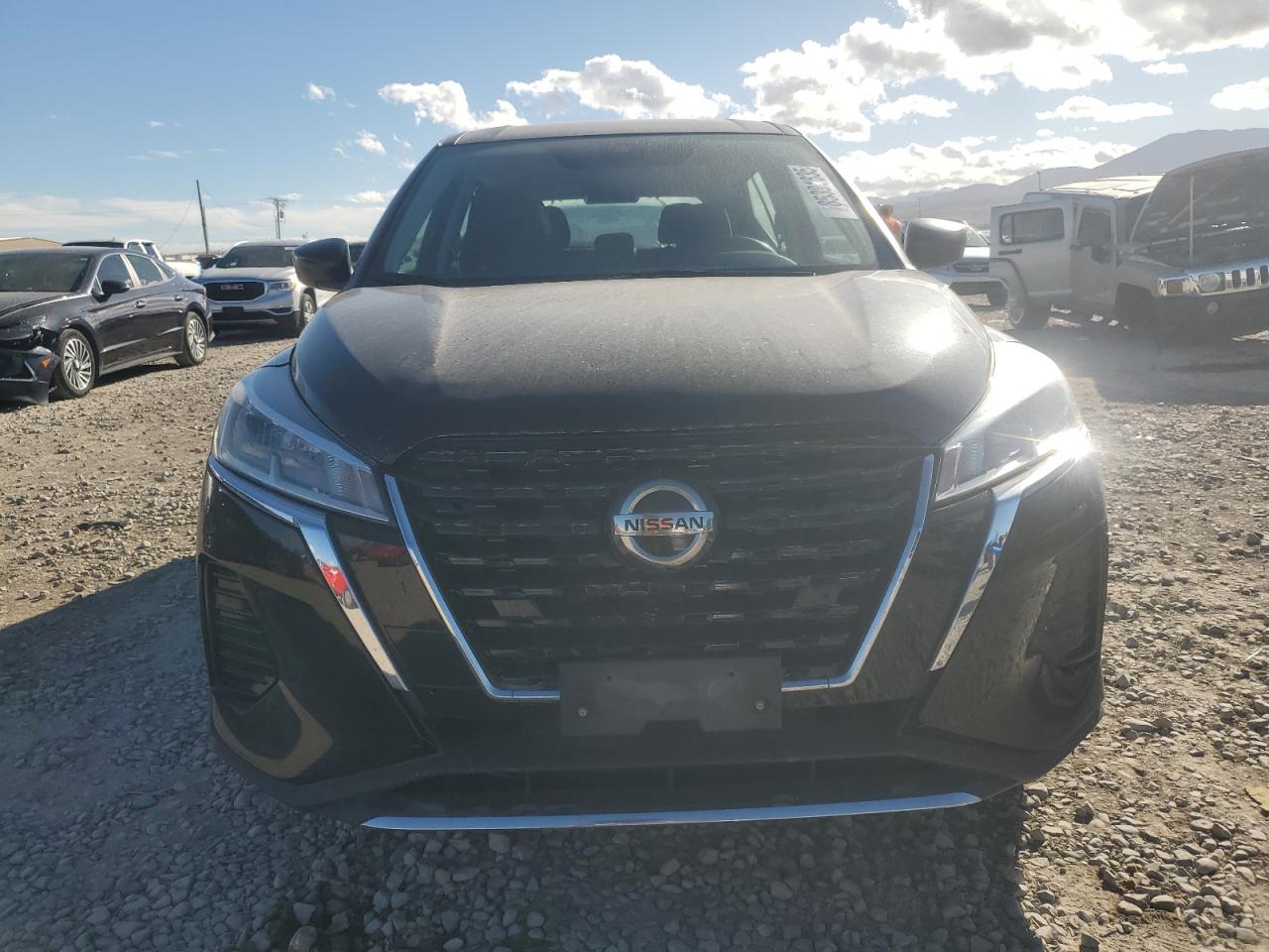 NISSAN KICKS S