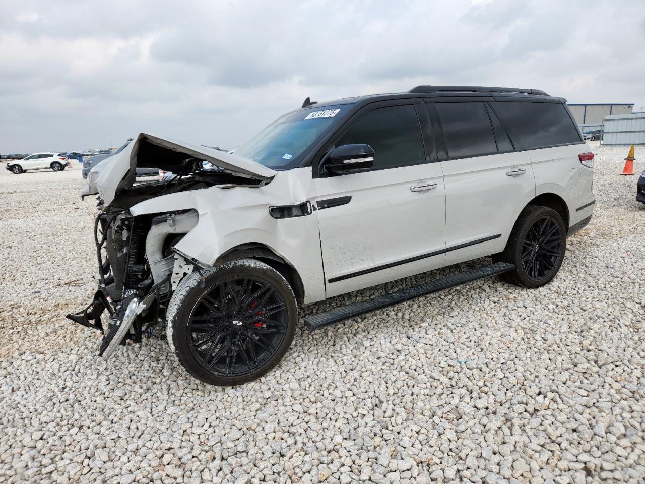 LINCOLN NAVIGATOR RESERVE