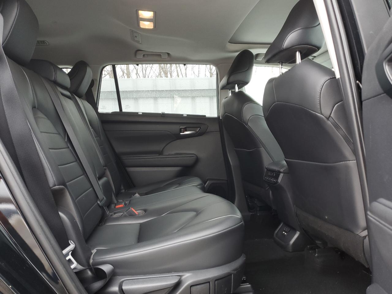 TOYOTA HIGHLANDER XLE