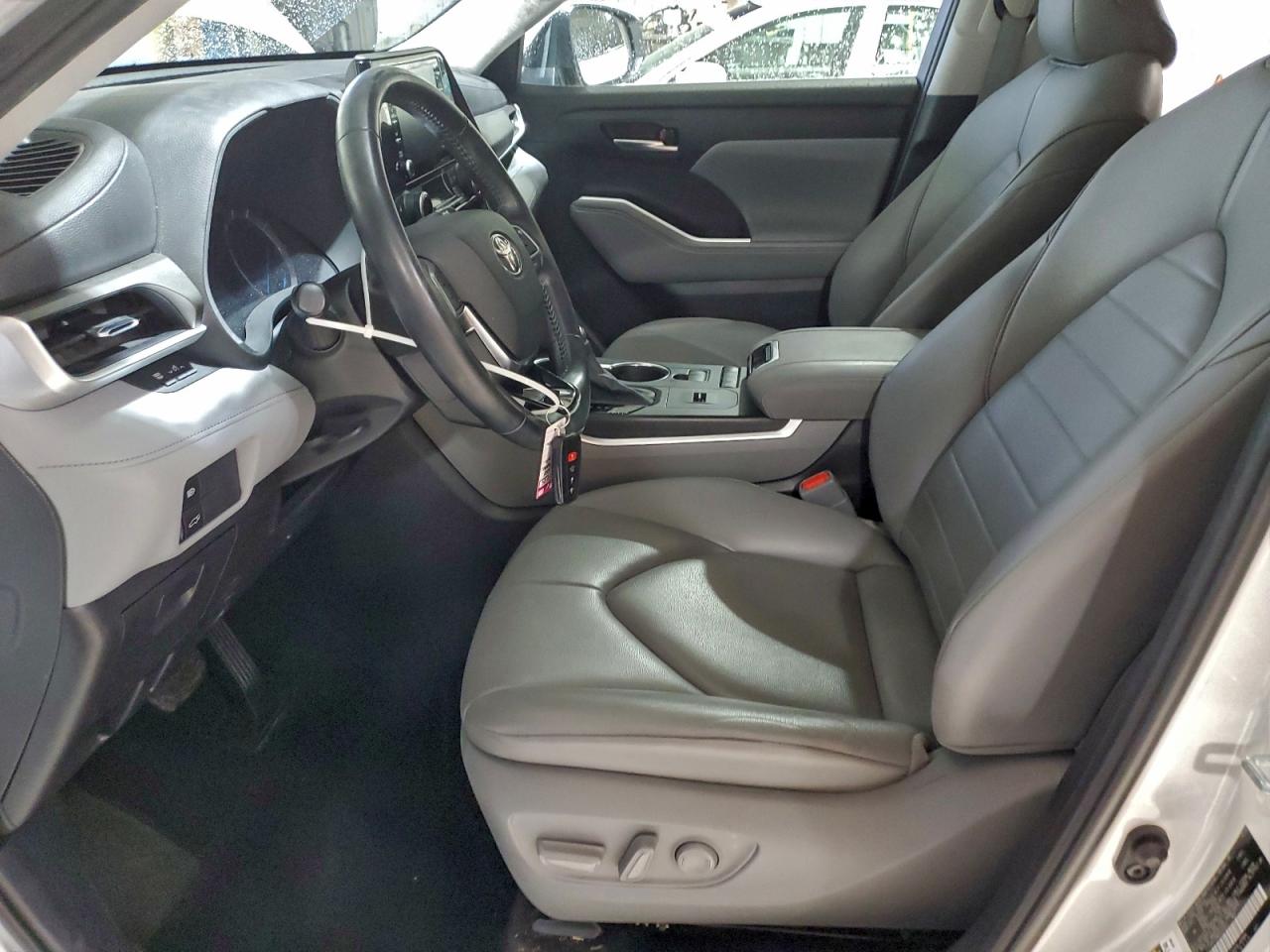 TOYOTA HIGHLANDER HYBRID XLE