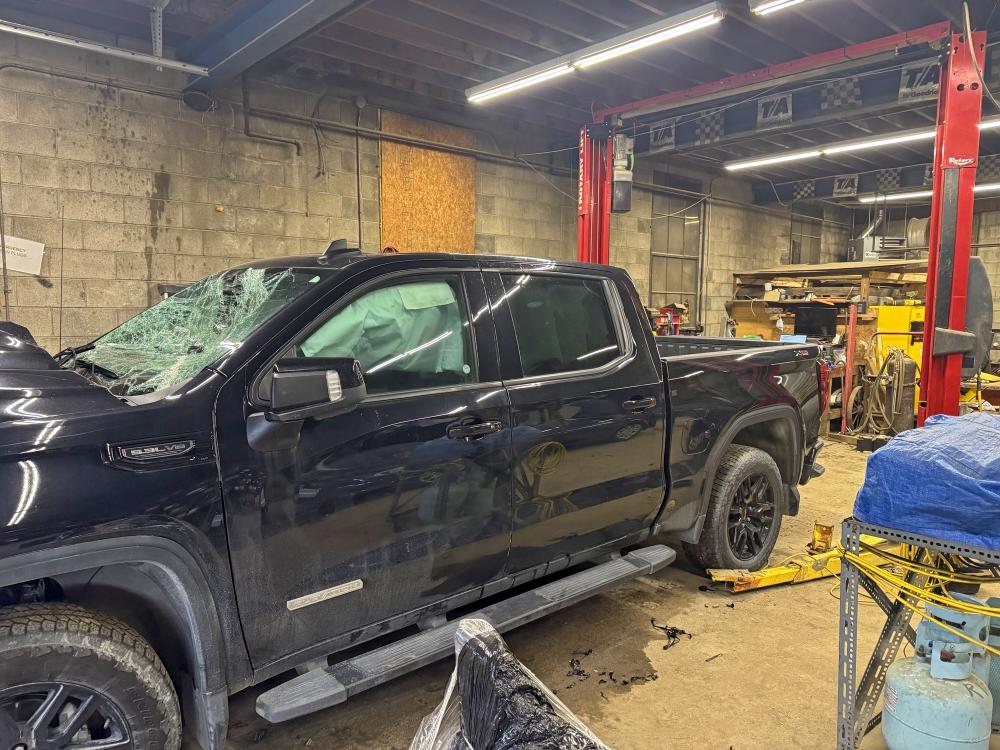 Global Auto Auctions: 2025 GMC SIERRA K15