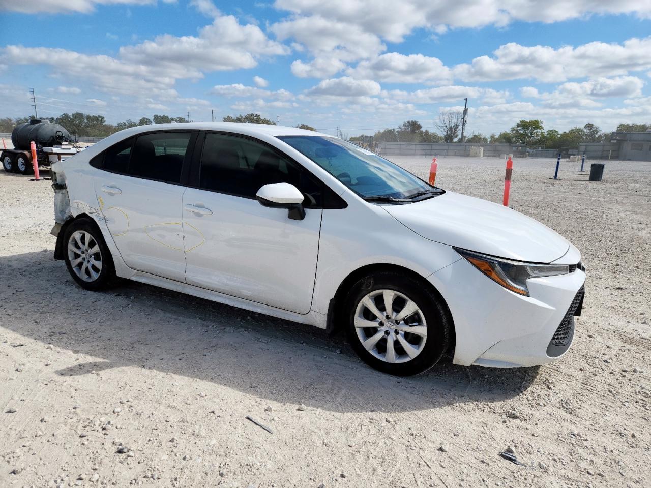 Lot #3318068373 2020 TOYOTA COROLLA LE