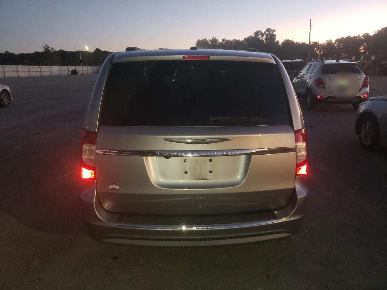 CHRYSLER TOWN & COUNTRY TOURING