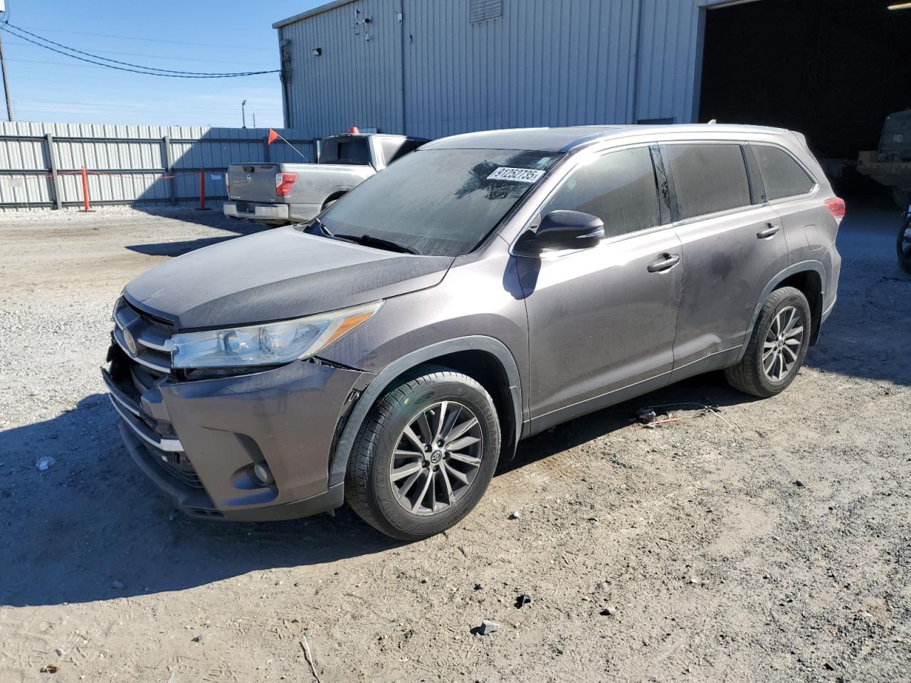 TOYOTA HIGHLANDER SE