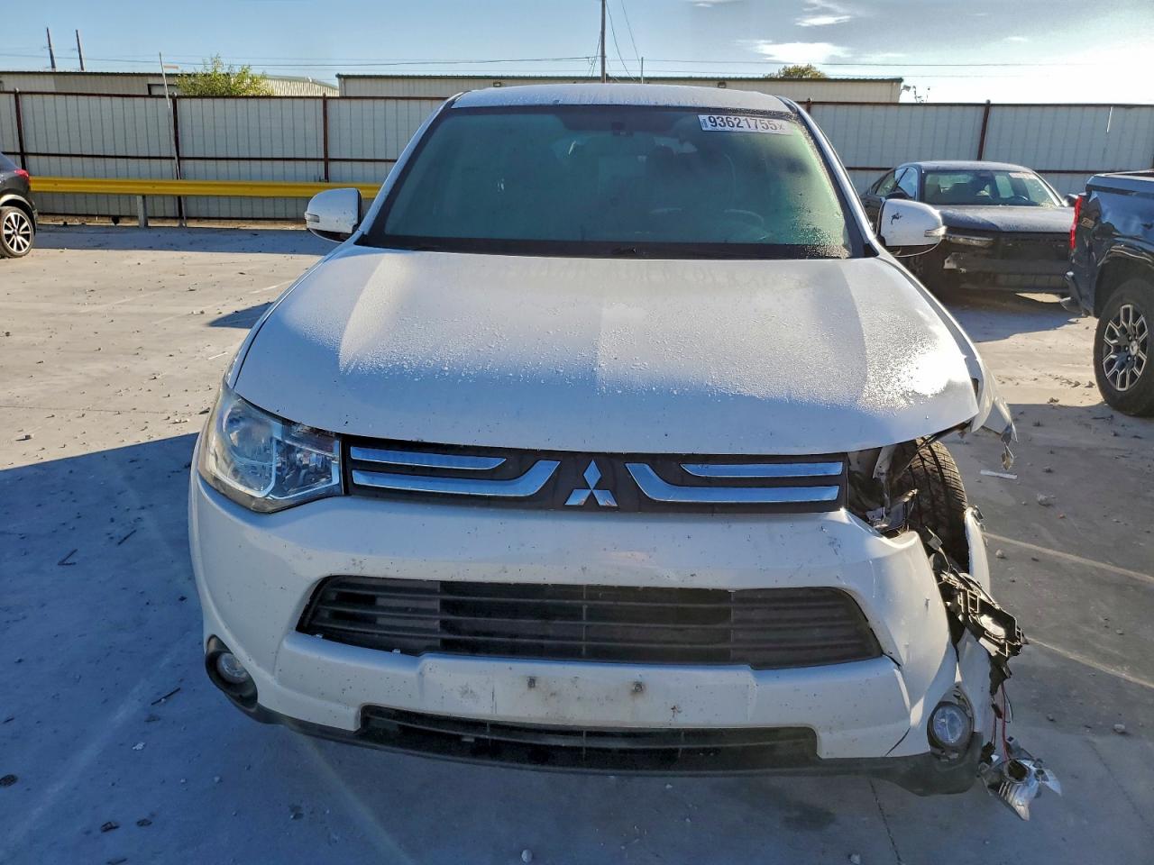 MITSUBISHI OUTLANDER SE