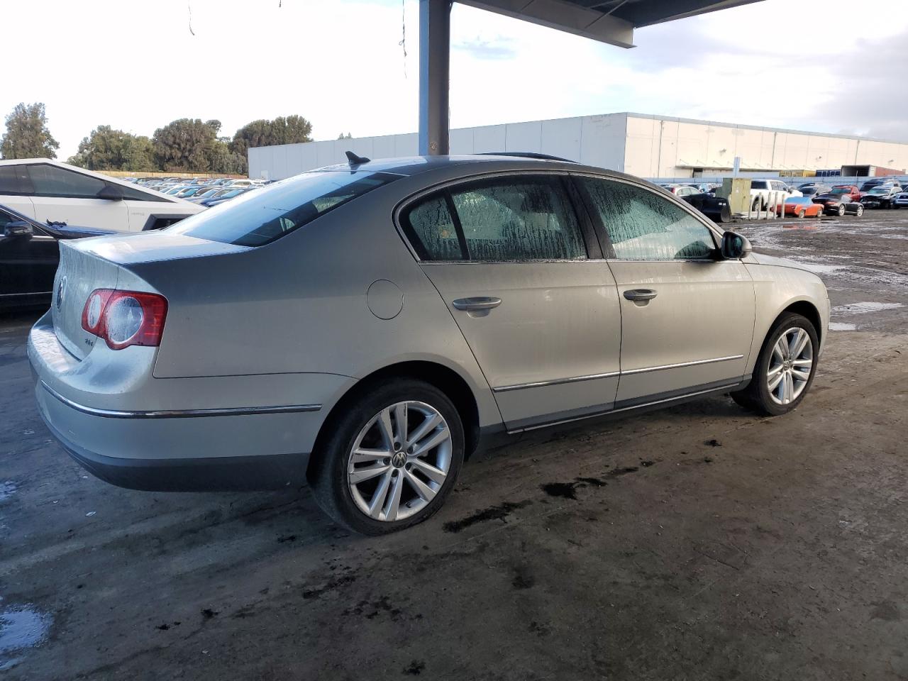 Lot #3297032535 2009 VOLKSWAGEN PASSAT TUR