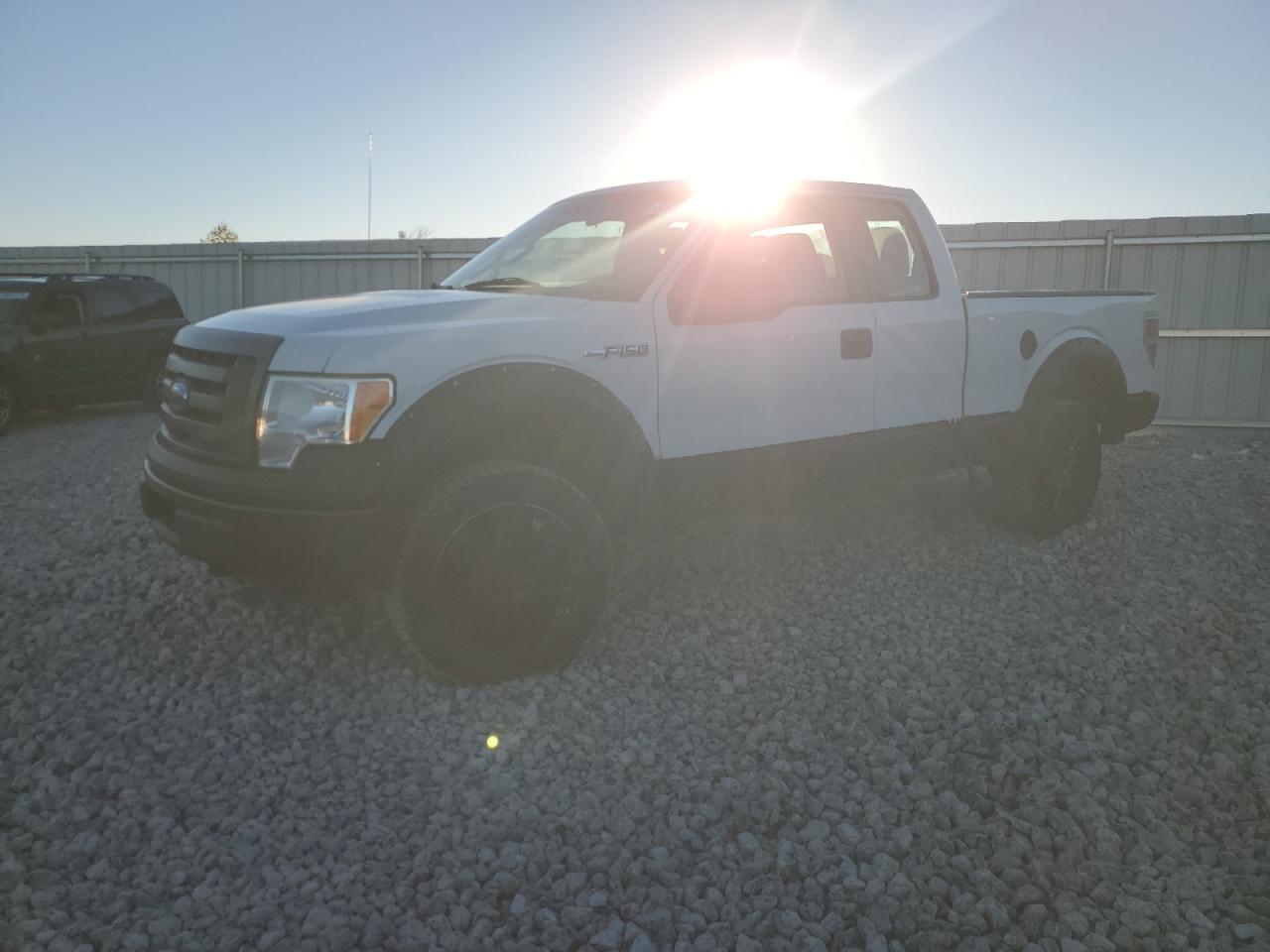FORD F-150 SUPER CAB