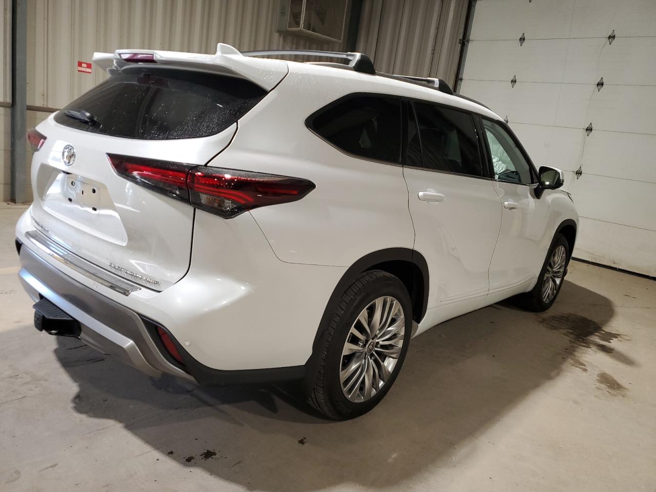 Lot #3301940444 2025 TOYOTA HIGHLANDER