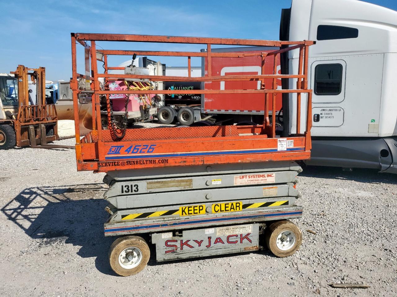 Lot #3302701000 2000 SKYJACK UNKNOWN