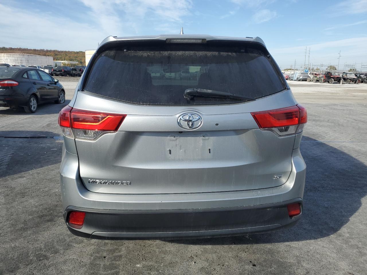 TOYOTA HIGHLANDER SE