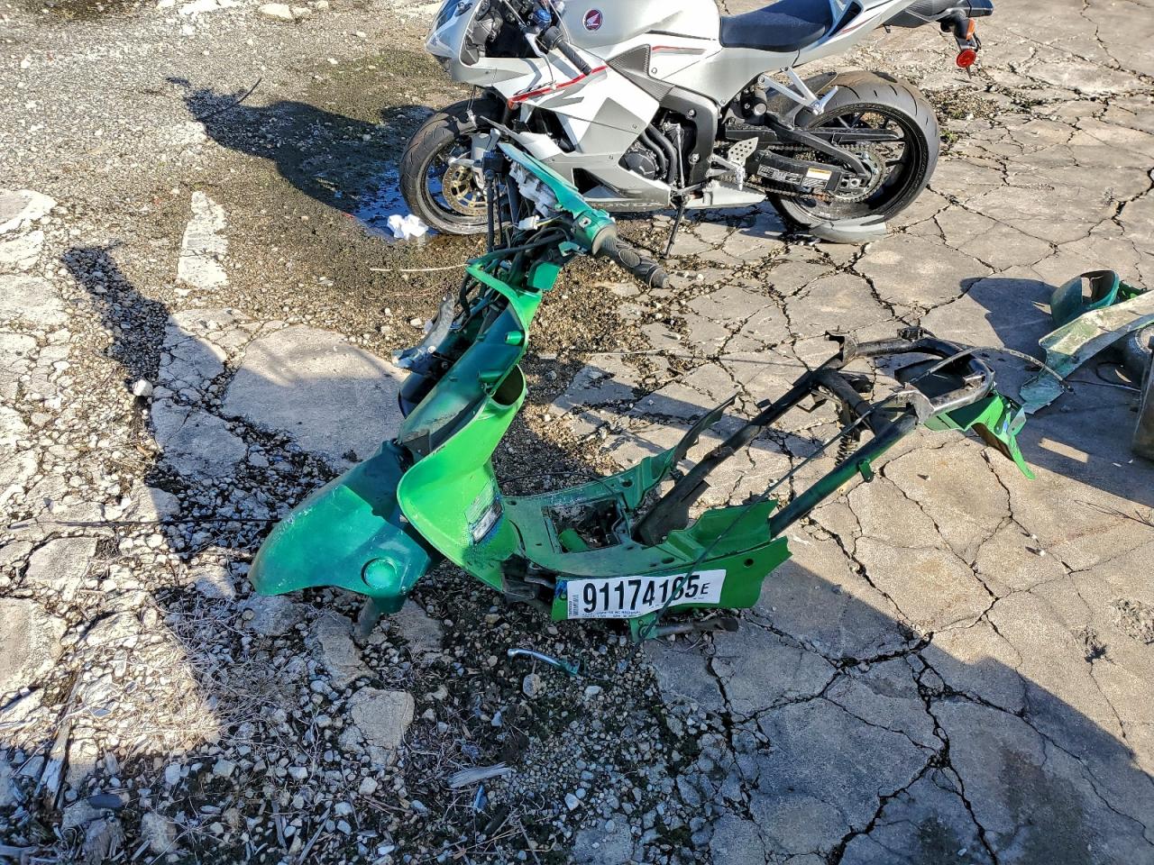 Lot #3305394300 2017 JIAN MOPED