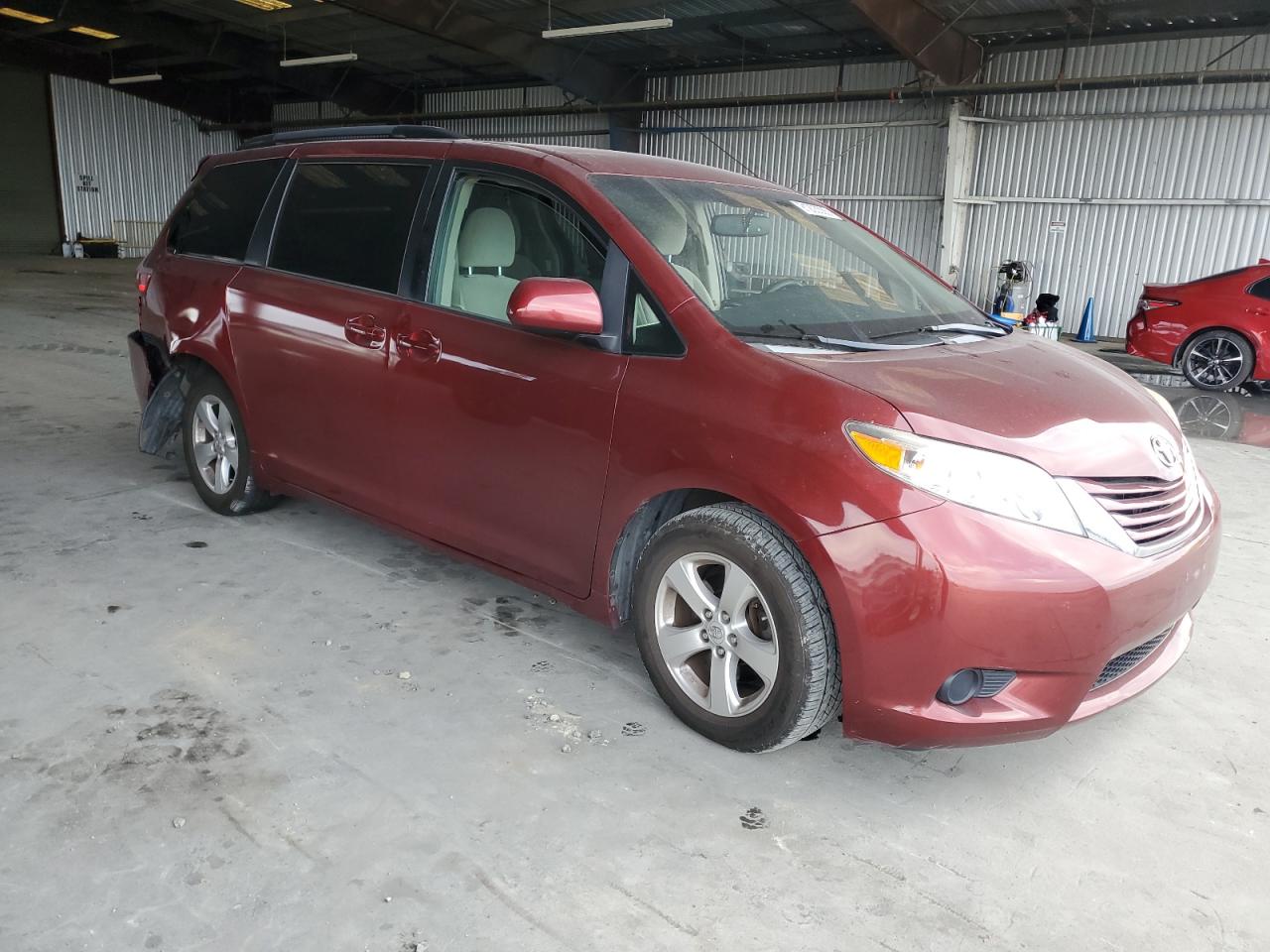 Lot #3304148514 2015 TOYOTA SIENNA LE