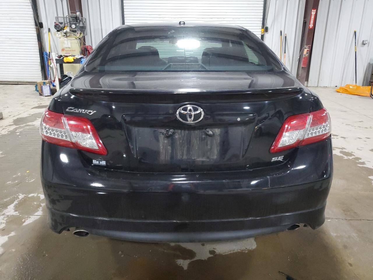TOYOTA CAMRY BASE