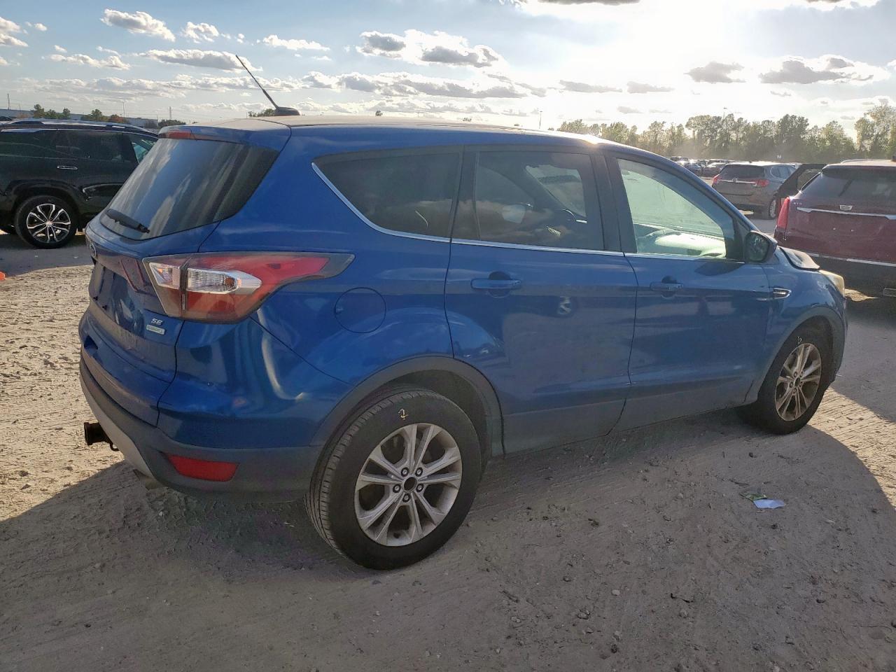 FORD ESCAPE SE