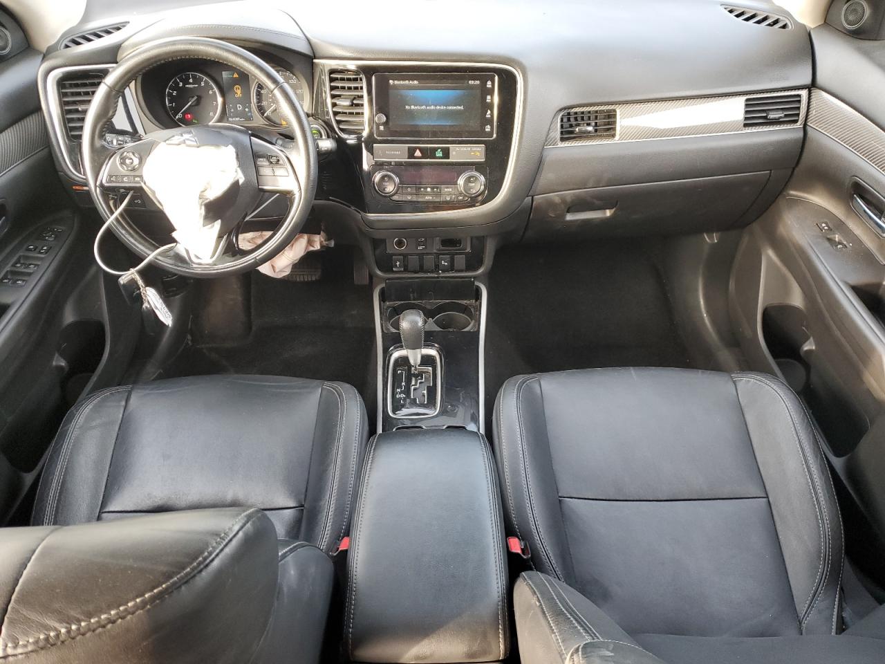 MITSUBISHI OUTLANDER SE