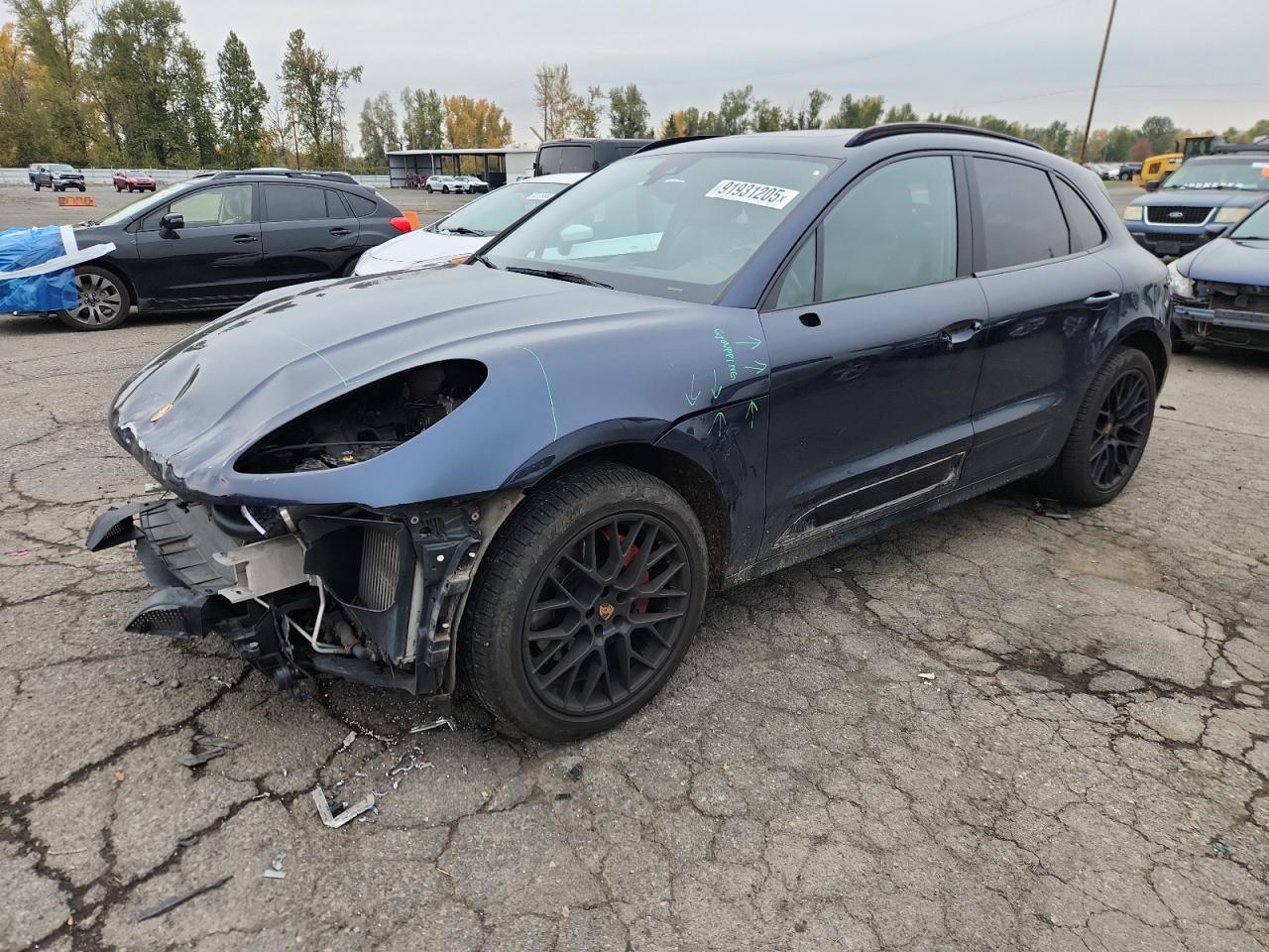 PORSCHE MACAN GTS