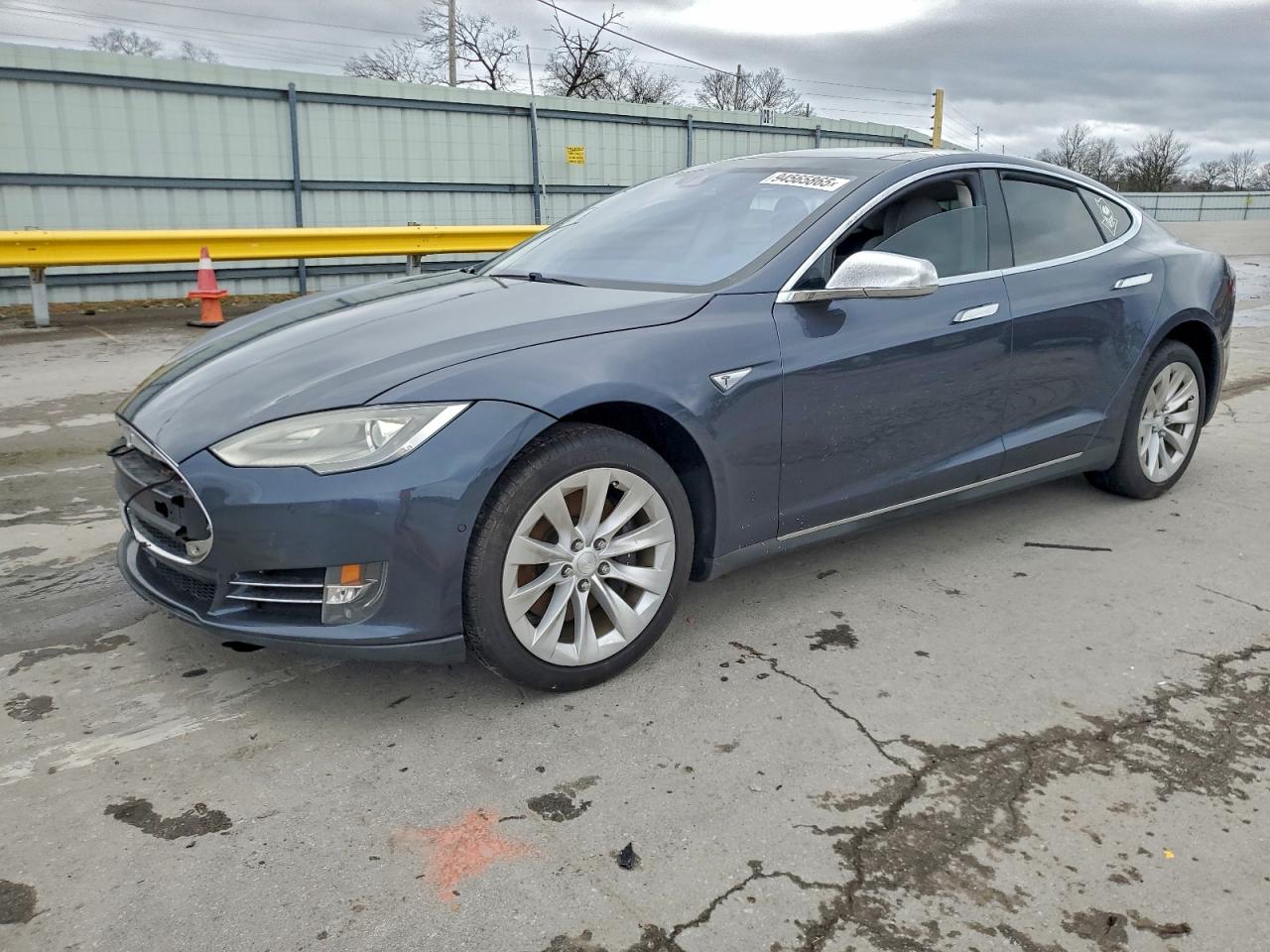 TESLA MODEL S 85D