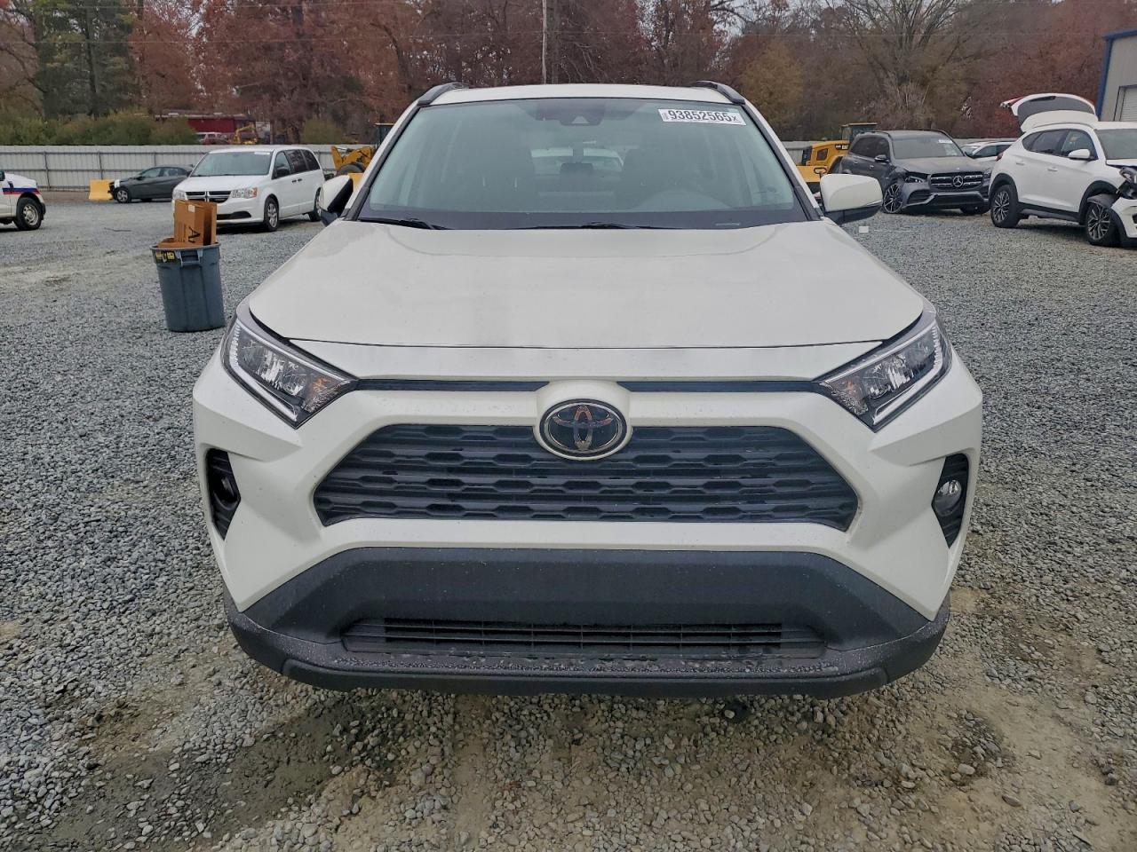 TOYOTA RAV4 XLE PREMIUM