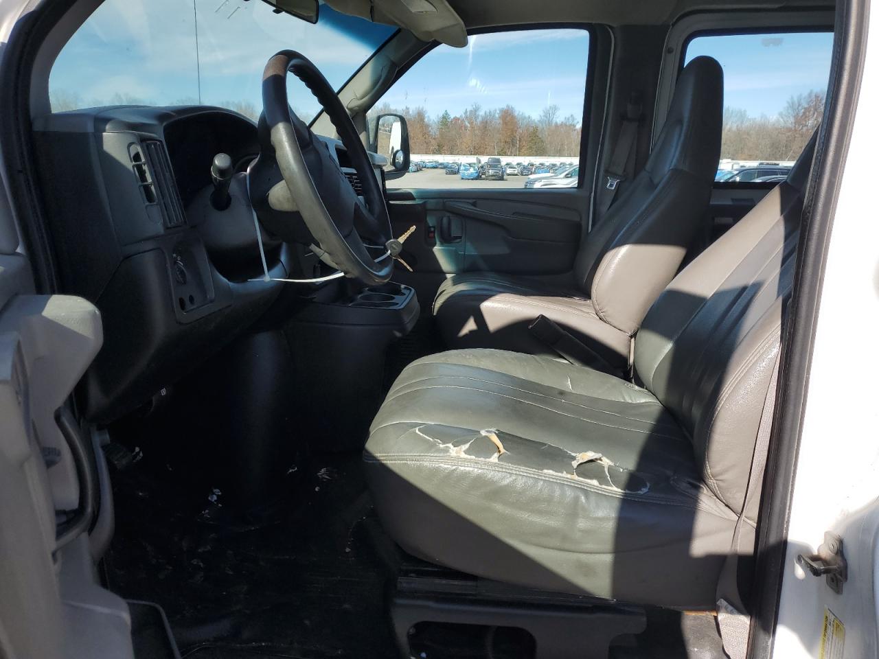 Lot #3301796348 2006 CHEV EXPRESS CARGO 2500 1