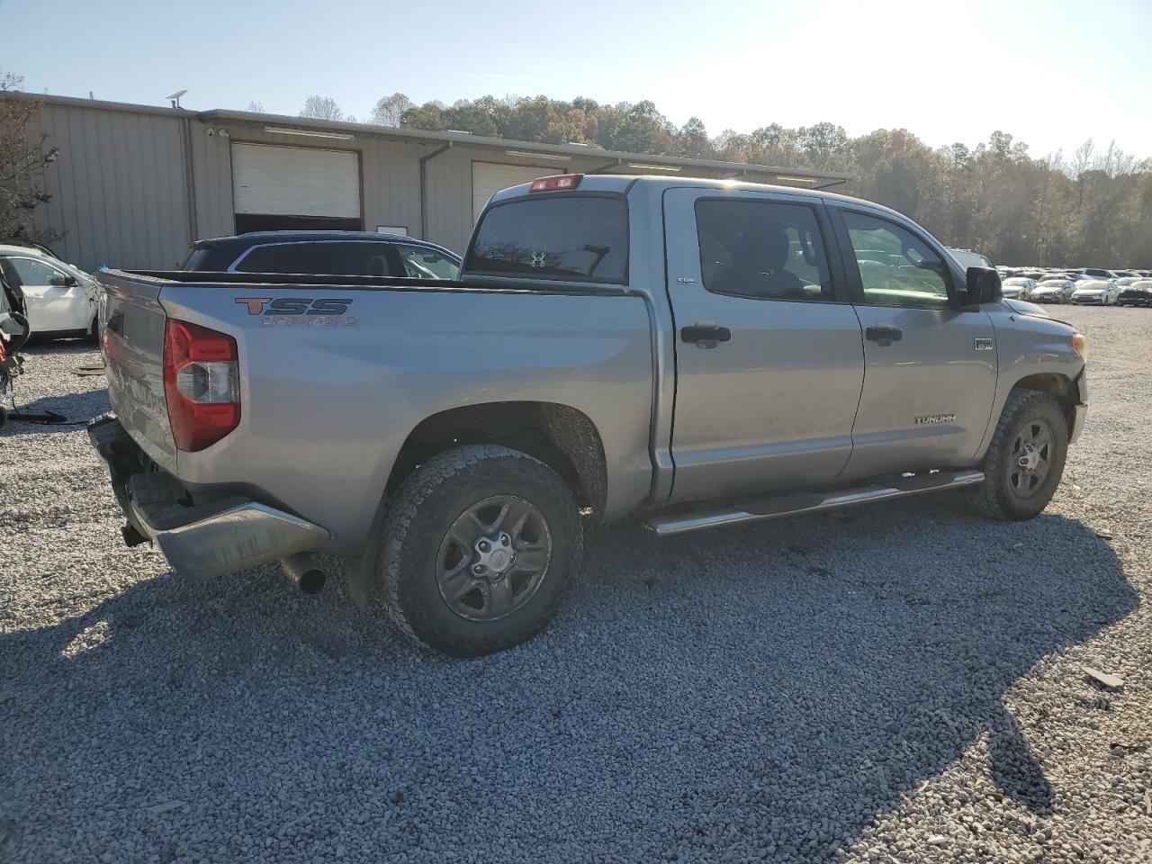 TOYOTA TUNDRA CREWMAX SR5