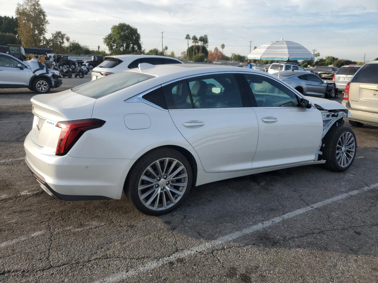 CADILLAC CT5 PREMIUM LUXURY