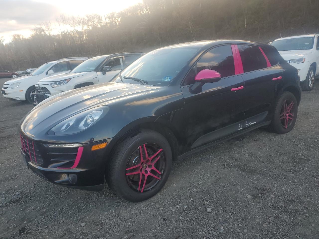 PORSCHE MACAN